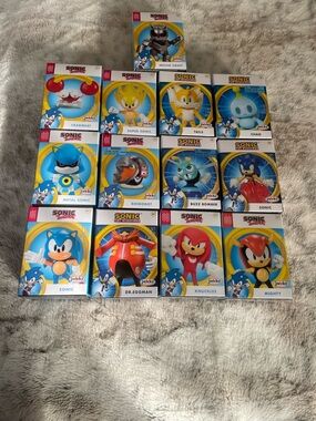 Sonic the Hedgehog Collectible Figures - Blue, Yellow, Red, White Assorted